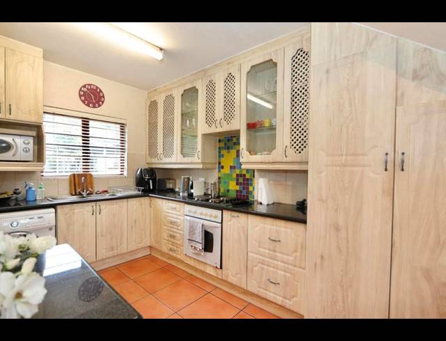 2 BEDROOM PROPERTY TO RENT IN LONEHILL